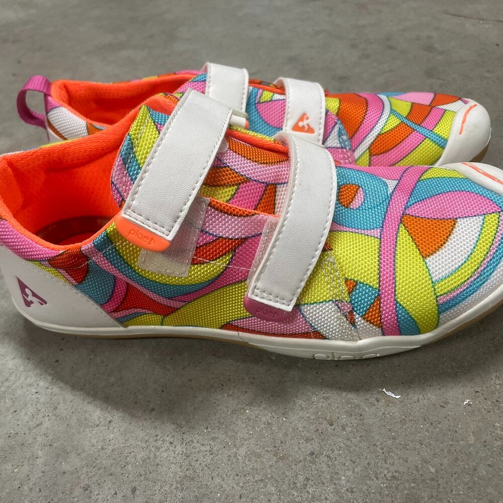 NEW Plae shoes - size US 4, EU 35.5